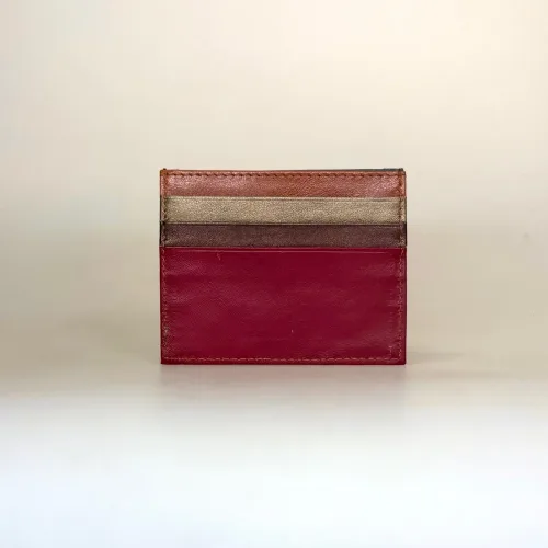 Unika Kortetui i Læder - Flerfarvet Enkel, assorterede, forkellige, nuancer, kulørt, gylden, orange, farver, billig, særlig, vegetabilsk, garvet, ægte, miljø, rigtigt, venligt, bio, pung, tegnebog, kortetui, kortholder, credit cards, kreditkort, betalingskort, lommer, skind, læder, unik, one of a kind, varme, biti, spansk, spanien, recycle, up cykled, tilbud, gave, gaveide, vadehavet, design