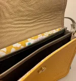 Unika Taske i Læder - Beth Fuchsia Varm Gul, pink, karry, varm, frisk, sommerfarver, , lyse, farver, varme, varmgul, sommer, sommerfarver, Beth , Unika Taske i læder - flerfarvet L, Unika Taske , Unika Taske i læder, taske, skind, læder, skindtaske, ægte læder, ægte skind, lædertaske, spansk, design, smart, unika, unikt, one of a kind, recykling, upcykling, upcycled, recycled, sustainable, bæredygtigt, naturligt, vegetabilsk, garvet, håndlavet, kunsthåndværk, læderarbejde, specielt, flot, lækkert, kvalitet, biti, ribe, domkirken, marsken, vadehavet, my wallit, italiensk, spansk, elefant