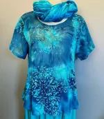 Cabi Bluse med Hør - Blå Turkis, diva, hør, viskose, bomuld, struktur, t-shirt, model, enkel, klassisk, sporty, femin, smuk, kunst, håndvært, åndbar, behagelig, lækker, smuk, tryk, håndtrykt, batikfarvet, batiktryk, blå, farver, hav, himmel, biti, ribe, holdbar, bæredygtig, anvendelig, vadehavet,