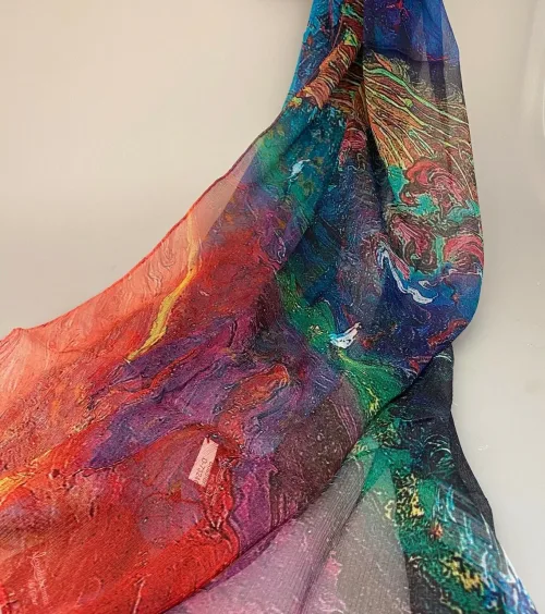 Silketørklæde Georgette XL - Sol over Bjerge, aftensol, solopgang, ekspressionistisk, kunst, maleri, kunsttryk, maler, kulørt, eksklusivt, elegant, luksus, lækkert, silke, ren, silkesjal, stola, gave, gaveide, damer, smart, klassisk, stilig, alexandra schmitz, PI 341, 6117100, biti, ribe, kunstmuseum