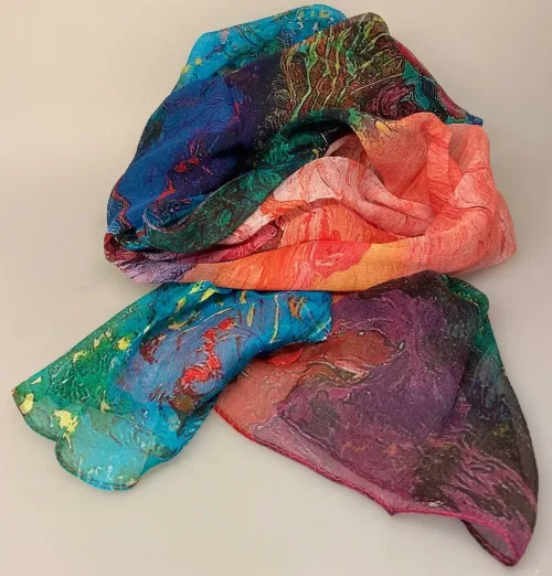 Silketørklæde Georgette XL - Sol over Bjerge, aftensol, solopgang, ekspressionistisk, kunst, maleri, kunsttryk, maler, kulørt, eksklusivt, elegant, luksus, lækkert, silke, ren, silkesjal, stola, gave, gaveide, damer, smart, klassisk, stilig, alexandra schmitz, PI 341, 6117100, biti, ribe, kunstmuseum