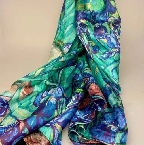 Silketørklæde Ponge XL - Van Gogh Iris., alexandra schmitz, PI 351, 71664, kunst, billedkunst, kunsttryk, maler, poetisk, stort, let, eksklusivt, elegant, lækkert, kvalitet, ren, luksus, luksuriøst, gave, gaveide, rund, fødselsdag, silkesjal, fest, stola,