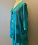 Skjortebluse Model 109 - A-facon med fiskeknapper - Chiffon "Gingko" Turkis