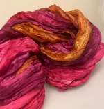 Twistet Silketørklæde 90110 Pink Lyng Brun, elba, salto, pink, fuchsia, lyngfarvet, lilla, karamel, farvet, ravfarvet, gylden, klare, varme farver, kulørt, glade, twistet, crash, snoet, plisseret, krøllet, crash, silke, ren, silketørklæde, sporty, elegant, lækkert, vasket, blødt, , nordisk, design, dansk, stiligt, lækkert, kvalitet, gave, gaveide, særlig, flot, smart, biti, ribe