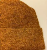 Possum Hue Dobbelt med Opslag - Gylden, beanie, 158, tahiti, gylden, brun, gyldenbrun, varm, possum, silke, merino, dobbelt, striket, strikhue, new zealand, blød, lun, lækker, kvalitet, unisex, super soft, noble wilde, skøn, luksus, cashmere, cashmir, biti, ribe, meleret, ensfarvet, gul, okker, sennep, sort sol, danmark, strik