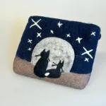 Pung i Filtet Uld - Stor med Katte og Stjerner, los gatos, kattene, 2025gb7, ra, felt, feelz, filtpung, kattepung, filtet, møntpung, pengepung, til, piger, katteejer, katteting, biti, ribe