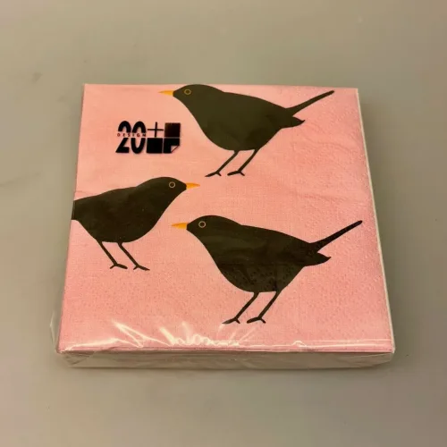 Servietter med Solsort - Rosa, lille, kaffeservietter, snacks, kaffebord, mellemlægsservietter, fugle, solsort, søde, specielle, ornitolog, kigger på, konfirmation, havens, i farver, barnedåb, borddækning, bryllup, fine, svensk, dansk, design, lyserøde