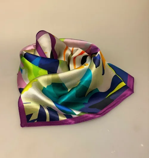 Silketørklæde Bandana Kamæleon, 73120, alexandra, schmitz, fed, silke, satin, lille, firkantet, kvadratisk, nicki, bandana, silketørklæde, i halsen, lady, like, damet, smart, moderne, halsklud, lapset, lækkert, kvalitet, smukt, lille, cool, design, mærkevarer, biti, ribe, accessoires, tilbehør,