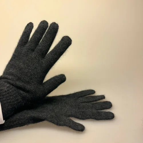 Strikkede Fingervanter Possum Koks, antrazit, charcoal, sort, mørkegrå, noble, wilde, mix, meleret, fingerhandsker, strikhandsker, strikvanter, uldvanter, uldhandsker, luksus, cashmere, cashmir, angora, ekstra, bløde, lune, lækre, varme, damer, piger, flotte, luksus, kvalitet, new zealand, biti, ribe, vinter, tilbhør, out door, vadehavet, nationalpark, sort sol