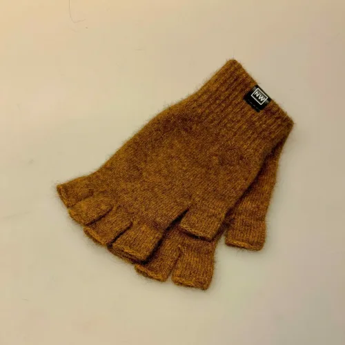 Strikkede Vanter med Åbne Fingre Possum - Gylden, muffedisser, håndledsvarmere, pulsvarmere, fingerløse, åbne, korte, figre, strik, strikvanter, arbejde, kontor, koldt, fingerfri, mobil, handsker, vanter, possum, angora, lune, bløde, lækre, holde, varmen, gave, gaveide, smarte, lækre, kvalitet, fine, biti, ribe, new zealand,