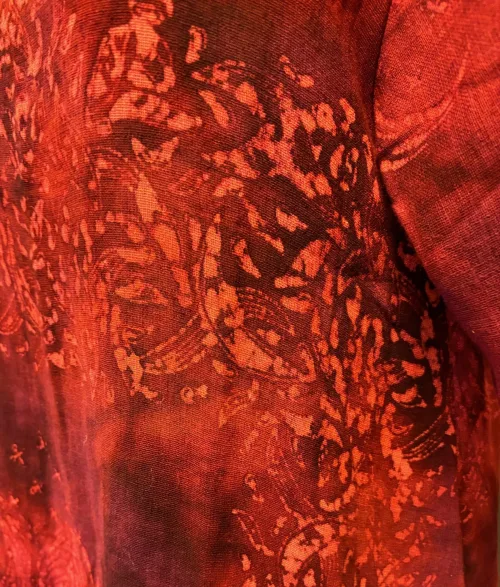 Tunika Bluse Ulin A-facon - Granat Rød, lang, vidde, løs, store, størrelser, tunika, t-shirt, vævet, hørbluse, hørtunika, kortærmet, røde, varme, bærfarver, åndbar, behagelig, Diva, A8, granat, granatrød, varmrød, natur, fibre, materiale, håndtrykt, batiktryk, holdbar, tidsløs, bæredygtig, design, fest, hverdag, smart, klædelig, dansk, design, biti, ribe