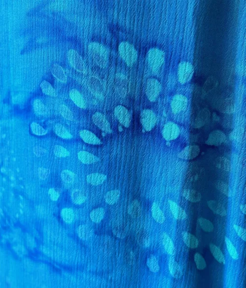 Tunika Model Puri - Himmelblå, klar, blå, ren, Diva, blau, C2, cirkel, dråbe, lang, smal, slank, figur, slankende, tunika, kjortel, let, flot, festlig, wow, naturfibre, naturmateriale, bomuld, silke, trykt, batik, batiktryk, holdbar, glade, farver, mode, tidsløs, anvendelig, afslappet, bæredygtig, kvalitet, biti, ribe,