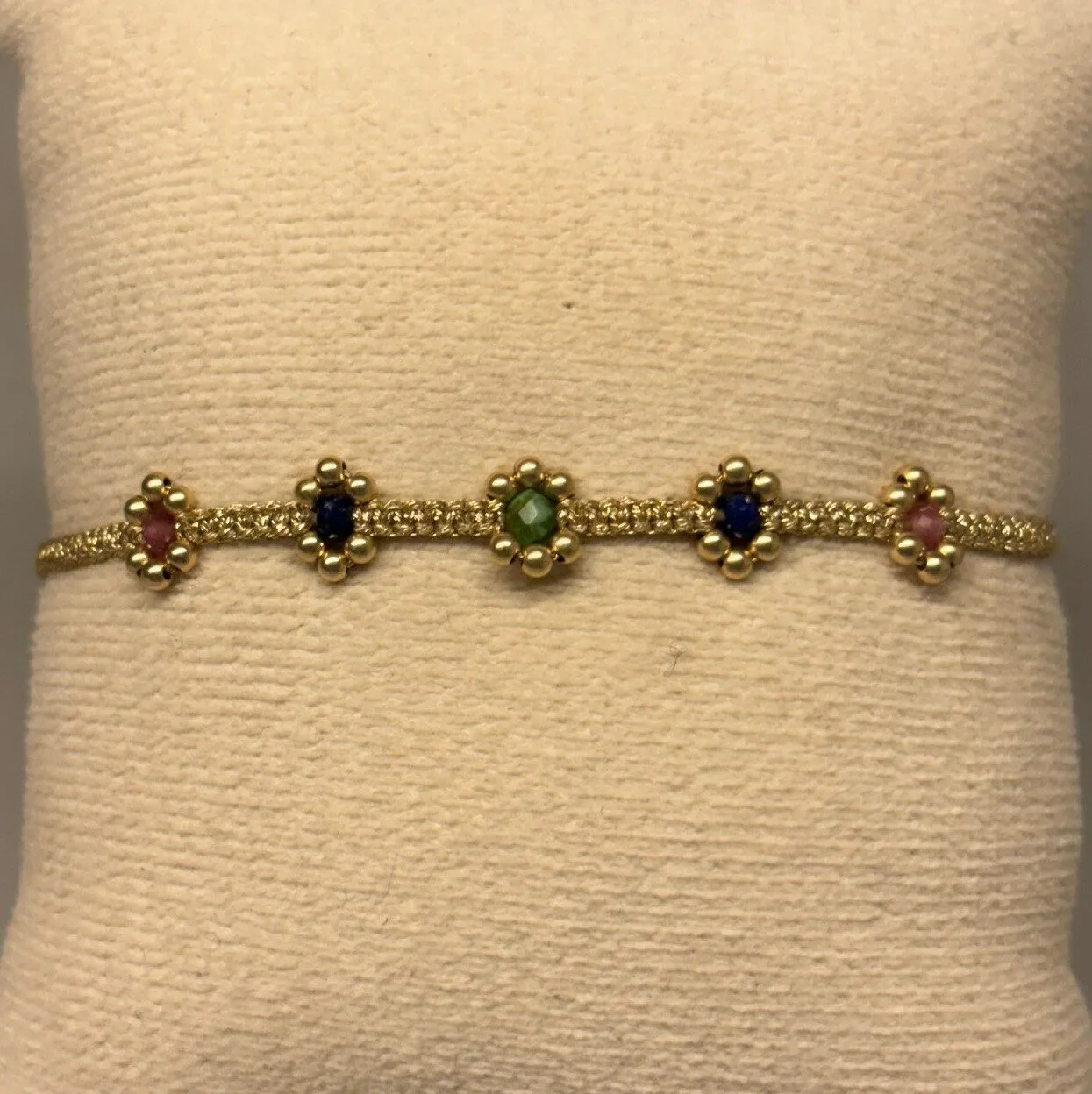 Vævet Armbånd Blomster med Sten - Guld Blå Grøn, BL lilac, 01, lapis, grøn, agat, ædelsten, ægte, sten, halvædelsten, blomster, knyttet, feminint, damer, piger, unika, særligt, kæreste, kærlighed, håndarbejde, håndlavet, unik, unika, specielt, bryllup, brud, morgengave, vaentine, gave, konfirmand, konfirmation, enamel, stine a, anni lu, maanesten, biti, ribe, leju, fransk, hollandsk, london