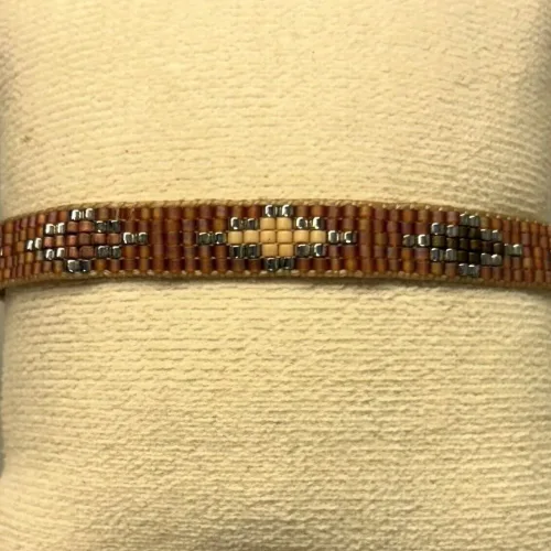 Vævet Armbånd Sead Beads 8 mm - Dust Sølv, Vævet Armbånd Sead Beads Bredt - Dust Sølv, brunt, unika, særlig, kærlighed, brud, morgengave, bryllup, gave, valentines, kæreste, forlovelse, feminint, sui ava, enamel, leju, vævet, håndvævet, fransk, holland, moderne, kunst, kunsthåndværk, one of a kind, kvalitet, holdbart, venskab, amulet, lykkebringende, smykke, flot, cool, lækkert, anni lu, biti, ribeds Bredt - Sort Sølv , japanske, sea beeds, miyuki, perler, glas, skinner, blanke, indiansk, håndlavet, maskulint, feminint, sort, perlearmbånd,