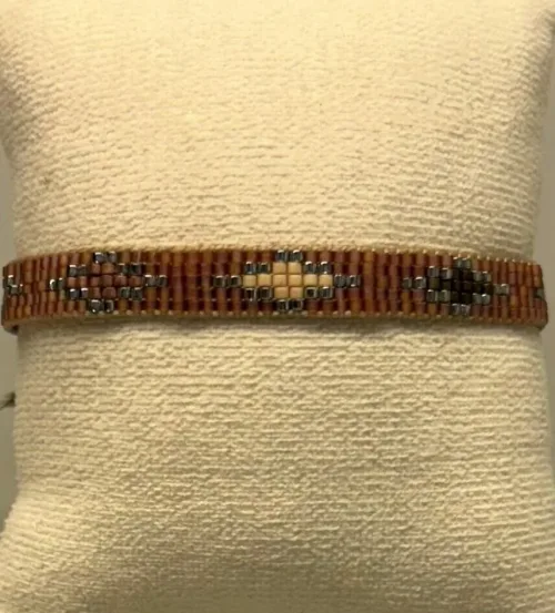 Vævet Armbånd Sead Beads 8 mm - Dust Sølv, Vævet Armbånd Sead Beads Bredt - Dust Sølv, brunt, unika, særlig, kærlighed, brud, morgengave, bryllup, gave, valentines, kæreste, forlovelse, feminint, sui ava, enamel, leju, vævet, håndvævet, fransk, holland, moderne, kunst, kunsthåndværk, one of a kind, kvalitet, holdbart, venskab, amulet, lykkebringende, smykke, flot, cool, lækkert, anni lu, biti, ribeds Bredt - Sort Sølv , japanske, sea beeds, miyuki, perler, glas, skinner, blanke, indiansk, håndlavet, maskulint, feminint, sort, perlearmbånd,