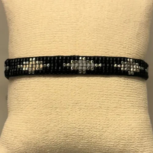 Vævet Armbånd Sead Bea0, unika, særlig, kærlighed, brud, morgengave, bryllup, gave, valentines, kæreste, forlovelse, feminint, sui ava, enamel, leju, vævet, håndvævet, fransk, holland, moderne, kunst, kunsthåndværk, one of a kind, kvalitet, holdbart, venskab, amulet, lykkebringende, smykke, flot, cool, lækkert, anni lu, biti, ribeds Bredt - Sort Sølv , japanske, sea beeds, miyuki, perler, glas, skinner, blanke, indiansk, håndlavet, maskulint, feminint, sort, perlearmbånd,Vævet Armbånd Sead Beads 8 mm - Sort Sølv,