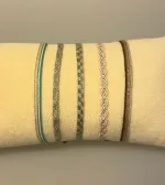Vævet Armbånd Smalt - Light, MT40, pack 4, pastel, lyse, farver, sporty, fransk, leju, hollandsk, håndvævet, venskabsarmbånd, veninde, ven, holdbare, sporty, smukke, vævede, armbånd, smalt, regulerbart, til, piger, damer, kvinder, drenge, mænd, særligt, flot, sporty, cool, moderne, gave, gaveide, konfirmand, konfirmation, biti, ribe, design,