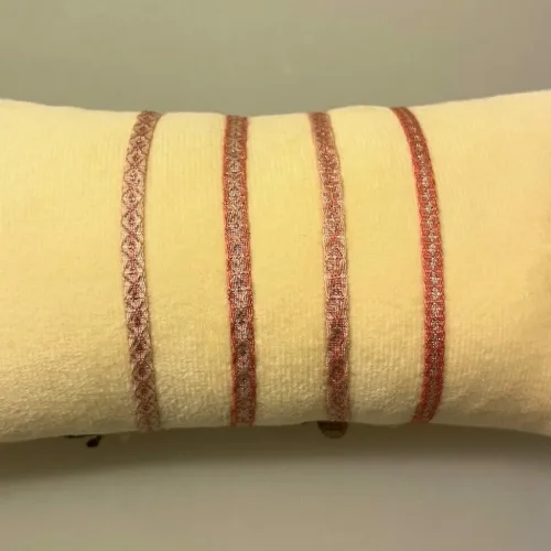 Vævet Armbånd Smalt - Rosa, MT40, pack1, lyserød, pastel, feminin, fransk, leju, hollandsk, håndvævet, venskabsarmbånd, veninde, ven, holdbare, sporty, smukke, vævede, armbånd, smalt, regulerbart, til, piger, damer, kvinder, drenge, mænd, særligt, flot, sporty, cool, moderne, gave, gaveide, konfirmand, konfirmation, biti, ribe, design,