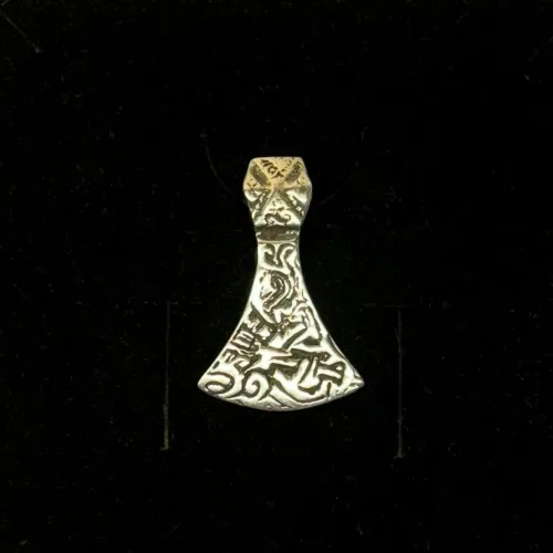 Vikingevedhæng i Sølv - Mammen Økse, 06-350-5, mammen, øksehoved, vikingesmykker, vikinger, fund, danefæ, vikingefund, museumssmykker, kopi, ægte, massiv, ren, sterling, sølv, masiv, massiv, flot, lækker, udgravninger, biti, ribe