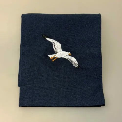 Viskestykke Bomuld med Broderi - 3 Måger, hættemåge, strandmåge, havmåge, havet, strand, kyst, danmark, vesterhavet, vadehavet, motiv, gave, souvenir, maritim, flot, sommerhus, båd, sejlskib, sejler, biti, ribe, skibbroen, kok, madlavning, kabys, bage