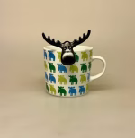 Tesi - Te si til krus - Elg Sort, Krus - Porcelæn med Elge Grøn Turkis, moz, mulls60, kop, krus, svensk, motiv, elg, elsdyr, sjovt, gave, kaffe, te, kakao, tekrus, tekop, kaffekop, kaffekrus, kontor, personligt, biti, ribe, dansk, design, skandinavisk, scandi,