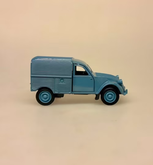 Modelbil Citroën 2CV Fourgonette - Blå, dueblå, gråblå, støvblå, citroen, 2cv, varebil, varevogn, arbejde, fransk, design, bil, model, bilmodel, retro, ældre, biti, ribe, gave, gaveide, kørekort, frankrig, emigrere, pensionist, flytte, symbolik