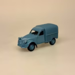 Modelbil Citroën 2CV Fourgonette - Blå, dueblå, gråblå, støvblå, citroen, 2cv, varebil, varevogn, arbejde, fransk, design, bil, model, bilmodel, retro, ældre, biti, ribe, gave, gaveide, kørekort, frankrig, emigrere, pensionist, flytte, symbolik