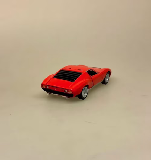 Modelbil Lamborghini Miura - Rød, italiensk, sportsvogn, racerbil, formel 1, racer, løb, old school, retro, 1971, ældre, modelbil, modelbiler, samler, mobile, olds, lækker, strømlinet, kørekort, tillykke, nuy bil, 18 år, symbolsk, gave, drengerøv, drenge, drøm, benzin, i blodet, racerkører, original, kopi, model, biti, ribe, le mans