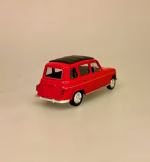 Modelbil Renault 4 - Rød, knaldrød, fransk, design, bil, model, bilmodel, retro, ældre, biti, ribe, gave, gaveide, kørekort, frankrig, emigrere, pensionist, flytte, symbolik