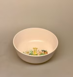 Elsa Beskow Skål - Blomsterfesten, blomsterbørn, rätt start, 3103, ny, moderne, nyfortolket, serie, børneskål, børneservice, dyb, tallerken, skål, ymerskål, elsa beskow, svensk, poetisk, gave, gaveide, barnedåb, barnebarn, barselsgave, baby shower, gaveide, til børn, yndig, sød, særlig, ide, melamain, baby, småbørn, spise selv, biti, ribe