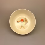 Elsa Beskow Skål - Tomtebo Børnene, skål, morgenmad, børneservice, børn, ymerskål, morgenmadsskål, svensk, nordisk, elsa beskow, skovnisser, de små, biti, ribe, melamin, food safe, godkendt, sikker, fin, sød, billig, nostalgisk, barnedåb, dåbsgave, tomtebo, paddehatte, moderne, småbørn, baby, fødselsdag, gave, barselsgave