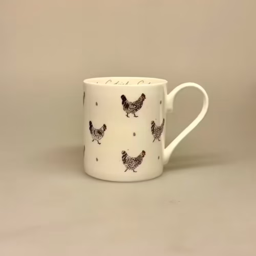 Krus - Ben Porcelæn - Høns, ben porcelæn, fineste, tekop, kaffekrus, tekrus, fine bone china, eksklusiv, lækker, kvalitet, engelsk, morgenkaffe, personlig, høne, høns, hane, hønsehold, hønsegård, landbrug, æg, bondegård, gave, gaveide, bage, bagning, madlavning, fin, biti, ribe, england, sophie allport, chicken, egg,