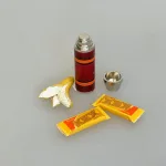 Miniature KEX i Pakke, 7452, kiks, banan, termokande, mellemmåltid, snack, slik, 1:12, miniature, sjov, dukkehus, ting, tilbehør, nisse, nissedør, nissemad, nissetilbehør, sættekasse, sætterkasse, sangskjuler, personlig, symbolsk, dukkehusting, dukkehustilbehør, mini, flot, fint, biti, ribe,