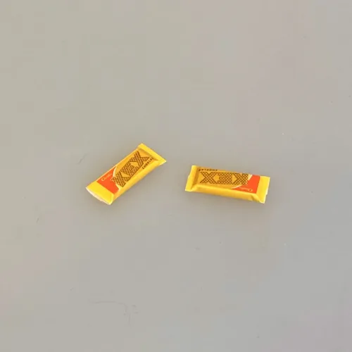 Miniature KEX i Pakke, 7452, kiks, mellemmåltid, snack, slik, 1:12, miniature, sjov, dukkehus, ting, tilbehør, nisse, nissedør, nissemad, nissetilbehør, sættekasse, sætterkasse, sangskjuler, personlig, symbolsk, dukkehusting, dukkehustilbehør, mini, flot, fint, biti, ribe,