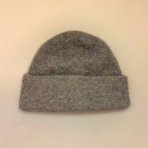 Possum Hue Dobbelt med Opslag - Grå, ombuk, opbuk, let, varm, blød, lun, super, soft, cashmere, herrehue, herrr, mænd, damer, damehue, hue, hat, strikhue, strikhat, strikket, fint, kvalitet, lækker, skøn, smart, eksklusiv, særlig, new zealand, biti, ribe, sort,sol, vadehavet, shale, 817