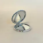 Rundt Spejl med Blomster og Sommerfugle, lommespejl, foldespejl, taskespejl, rundt, sødt, makeup, sminke, vain, kosmetik, gave, lille, gaveide, natur, flora, insekter, bio, diversitet, vild med vilje, natur, biologi, feminint, sødt, isabelle rose, biti, ribe, vadehavet, IR MIR 3, meadow