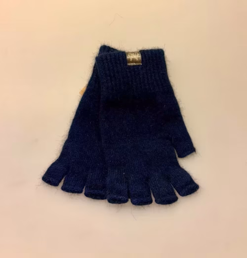 Strikkede Vanter med Åbne Fingre Possum - Navy, marineblå, marine, mørkeblå, midnatsblå, elegante, smarte, varme, bløde, vamsede, lette, lune, fingerfri, fingerløse, mobilvanter, mobilhandsker, strik, stikkede, handsker, vanter, muffedisser, indendørs, kolde fingre, gave, gaveide, praktiske, luksus, luksuriøse, kvalitet, maritime, 112, accessoires, tilbehør, julegave, efterår, biti, ribe, sort sol, vadehavet, lækkert,