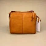 Taske i Skind med To Rum - Vilde Cognac, mellemstor, rummelig, to rum, dobbelt,