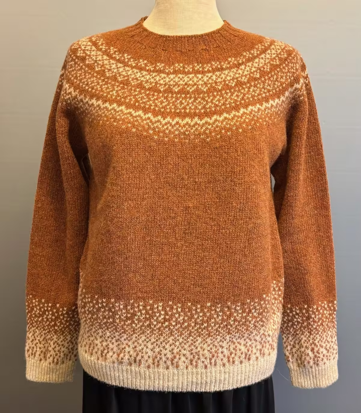 Harley of Scotland Pullover - Færø Mønster Ny Rustbrun Natur Harley of Scotland Pullover - Færø Mønster Ny Rustbrun Natur, sienna, tusk, 5113, gyldenbrun, rust, varmbrun,