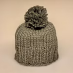 Hue i Uld med Foer og Pompon - Grå