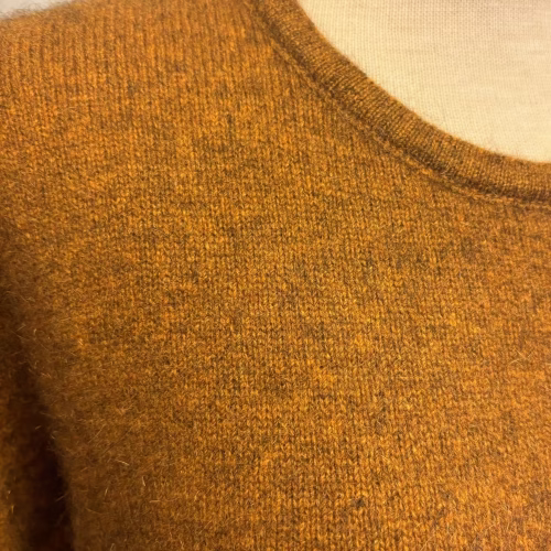 Possum Dame Pullover - Classic Gylden, glat, ensfarvet, womens, crew, tahiti, 158, crew, opossum, possumuld, silke, merino, super, ekstra, soft, blød, varm, eksklusiv, lækker, klassisk, gyldenbrun, okker, damestrik, pullover, striktrøje, sweater, trøje, strikketrøje, fintstrikket, new zealand, særlig, elegant, cashmere, ensfavet, efterårsfarver, vinter, gave, gaveide, underspillet, luksus, biti, ribe, noble wilde