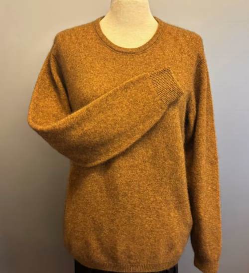 Possum Dame Pullover - Classic Gylden, glat, ensfarvet, womens, crew, tahiti, 158, crew, opossum, possumuld, silke, merino, super, ekstra, soft, blød, varm, eksklusiv, lækker, klassisk, gyldenbrun, okker, damestrik, pullover, striktrøje, sweater, trøje, strikketrøje, fintstrikket, new zealand, særlig, elegant, cashmere, ensfavet, efterårsfarver, vinter, gave, gaveide, underspillet, luksus, biti, ribe, noble wilde