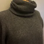 Possum Dame Pullover - Noa Koks, crew, new, cropped, moderne, smart, lækker, ekstra, soft, super, blød, vamset, luksus, sort, mørkegrå, antrazit, koksgrå, mørk, ensfarvet, noa, moderne, klædelig, smart, cropped, super, soft, blød, vamset, varm, eksklusiv, luksus, luksuriøs, ekstravagant, kvalitet, underspillet, strik, opossum, possum, new zealand, noble wilde, damestrik, striktrøje, sweater, let, lun, yndlings, strikbluse, vinter, efterår, comfy, biti, ribe, uld, ulden, uldstrik, uldtrøje, uldsweater, gave, gaveide, julegave