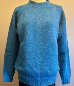 Harley of Scotland Unisex Pullover - Uld Atlantic Blå , tyk, vamset, chunky, let, behagelig, græsk blå, atlantic, spray, vintertrøje, vinterstrik, let, tyk, blød, varm, lun, flot, lækker, kvalitet, til, mænd, damer, herrer, herrestrik, damestrik, pullover, sweater, holdbar, skotsk, skotland, striktrøje, uld, ren, lambswool, lammeuld, chunky, smuk, herresweater, biti, ribe, boy friend fit