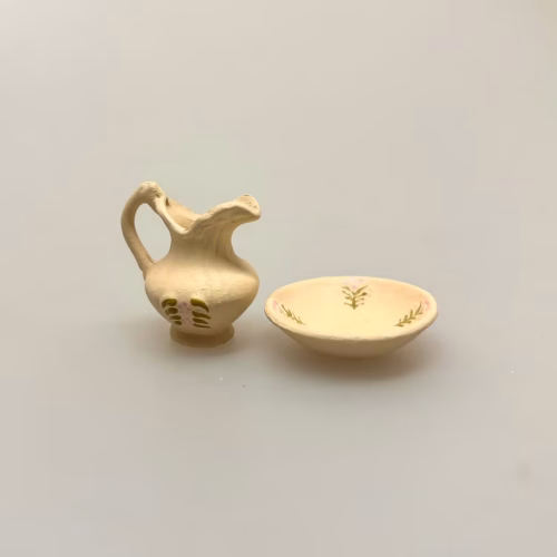Miniature Servantesæt Terrakotta med Rosa Deko, potte og servante, etagevask, vask, servante, servantesæt, servantebord, vaskemøbel, potte, natpotte, nisser, nissebo, nissedr, nissehus, nisse tilbehør, ting til, nisserne, dukkehuset, dukkehus, dukkehusting, dukkehustilbehør, dukkemøbler, møbler, teracotta, terracotta, ler, yndigt, nostalgisk, upstairs downstairs, downtown abbey, biti, ribe
