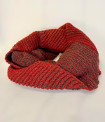 Eribe Strikket Tube Tørklæde Uld - Hazel, varm, rød, rustrød, vinterrød, tomatrød, khaki, army, mørk, dyb, gem, farver, accessoires, tilbehør, vinter, efterår, hood, hætte, hue, sjal, cape, loop, snoet, dobbelt, strikket, uld, ren, merino, lækker, kvalitet, gave, gaveide, forår, 2025, skotsk, skotland, strik, lærke bakker, scarf, multifinktion, biti, ribe, halstørklæde, sjælevarmer, poncho, tørklæde, halsedisse, shawl,