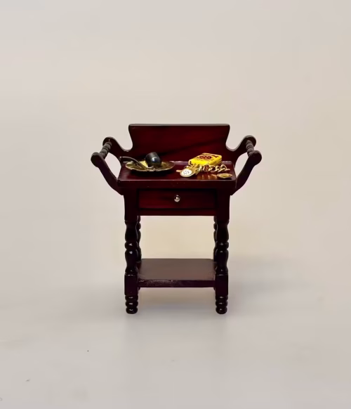 Kun Én af Hver - Miniature Cigaretter, Askebæger og Pibe, lommeur, mønt, urkæde, 3190, 3207, ryger, tobak, piberyger, rygerum, rygepause, konfirmation, konfirmand, sjov, tale, sang, sangskjuler, symbolsk, rygestop, brunt værtshus, miniature, dukkehus, ting, til, tilbehør, nisser, nisseting, nissetilbehør, jul, i, dukkehusting, dukkehustilbehør, bryllup, biti, ribe, rygeværelse, bibliotek, herreværelse