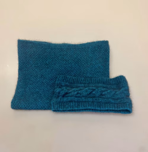 Possum Strikket Tube Tørklæde - Halsedisse Petrol, Pandebånd Possum Uld Kabelmønster - Petrol, tui, 292, NW, 5103, cable, nead band, pandebånd, kabelstrik, kabelmønster, blødt, luksus, blødt, varmt, eksklusivt, cashmere, soft, isolerer, angora, silke, merino, uld, strikket, strik, accessoires, tilbehør, luksus, smart, flot, petroleumsfarvet, grønt, biti, ribe, new zealand, opossum, noble wilde