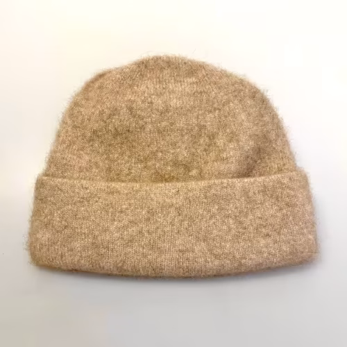 Possum Hue Dobbelt med Opslag - Beige, 645, oyster, camel, lysebrun, fluffy, blød, ekstrasoft, damehue, hat, strikhue, strikhat, strikket, let, lun, varm, blød, elegant, luksus, flot, klassisk, dobbeltstrikket, smart, luksus, kvalitet, cashmere, cashmir, biti, ribe, sort sol, vadehavet, out door, accessoires, tilbehør, vinter, efterår, new zealand