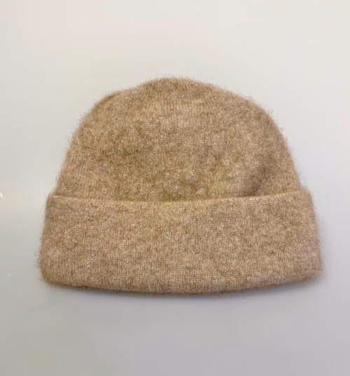 Possum Hue Dobbelt med Opslag - Beige, 645, oyster, camel, lysebrun, fluffy, blød, ekstrasoft, damehue, hat, strikhue, strikhat, strikket, let, lun, varm, blød, elegant, luksus, flot, klassisk, dobbeltstrikket, smart, luksus, kvalitet, cashmere, cashmir, biti, ribe, sort sol, vadehavet, out door, accessoires, tilbehør, vinter, efterår, new zealand